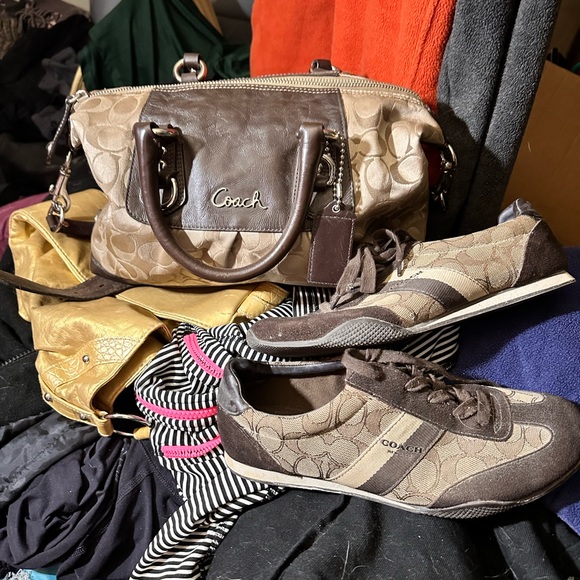 Coach bundle - Picture 8 of 8